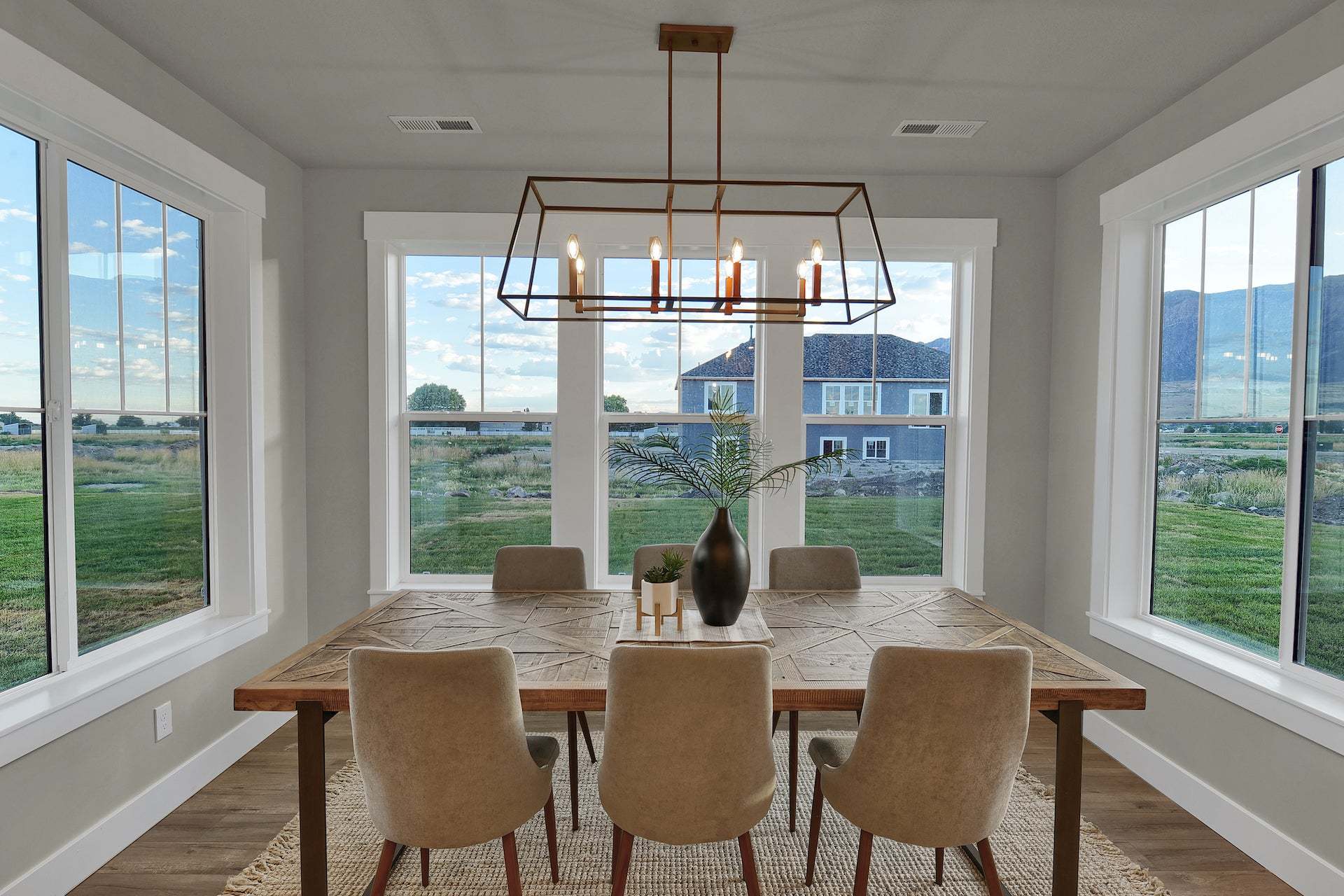 *Finished home photos are representational images only. Chat with sales agent for details.