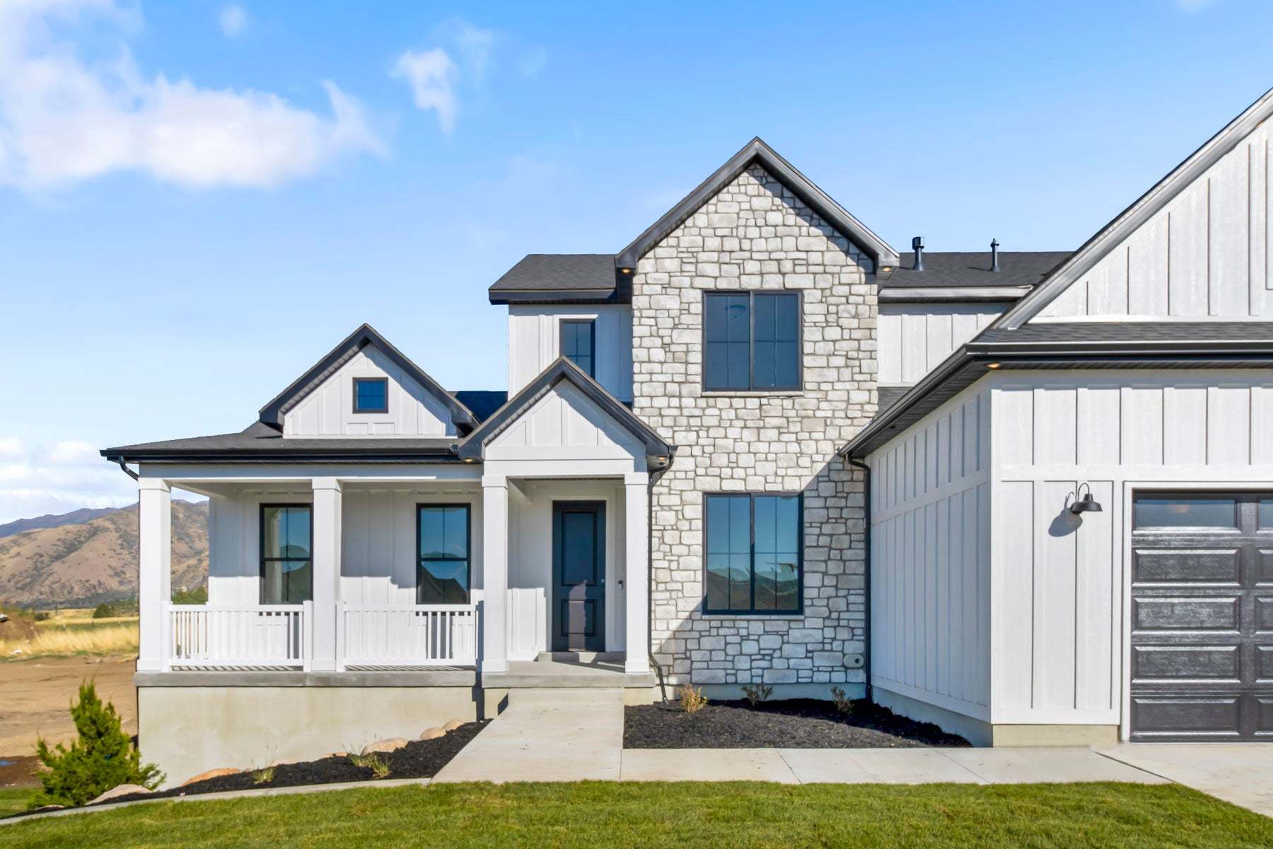 *Finished home photos are representational images only. Chat with sales agent for details.