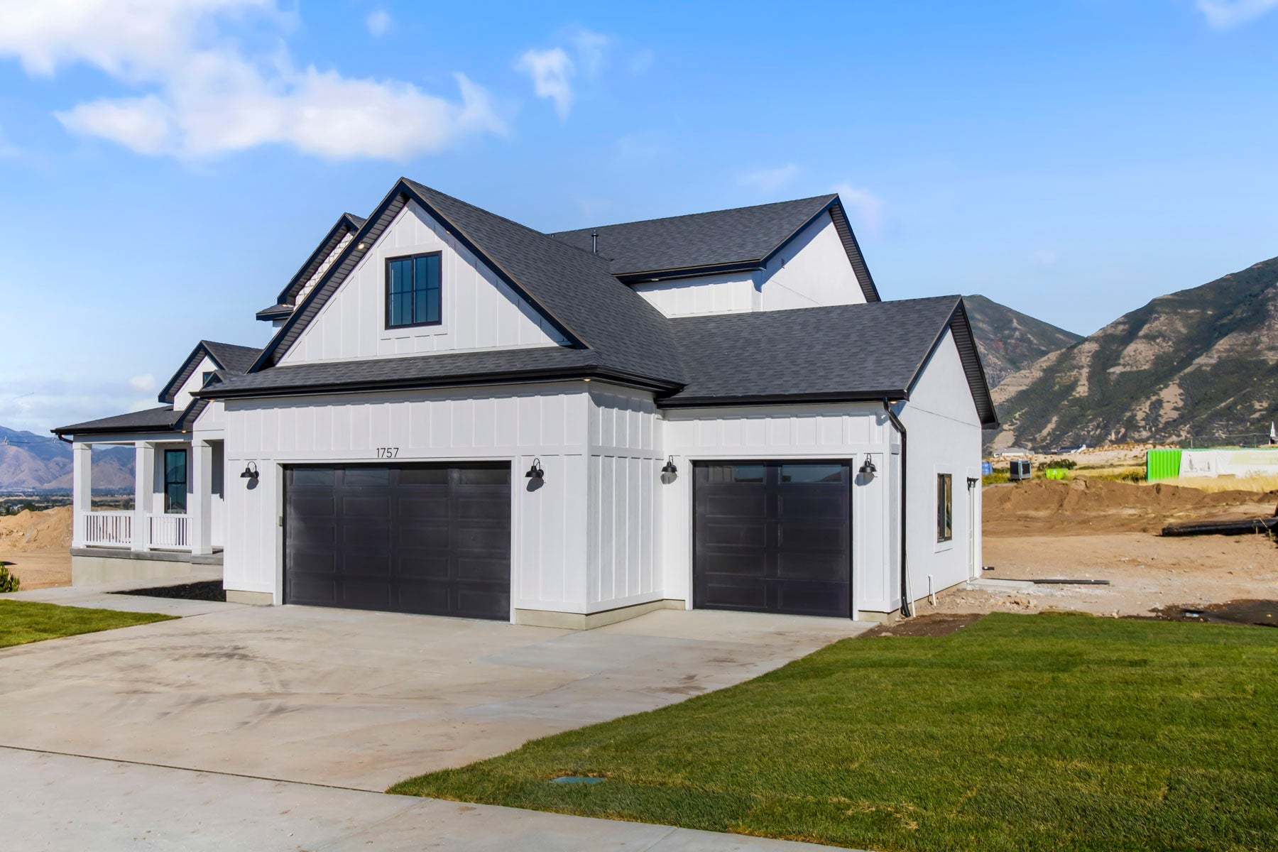 *Finished home photos are representational images only. Chat with sales agent for details.