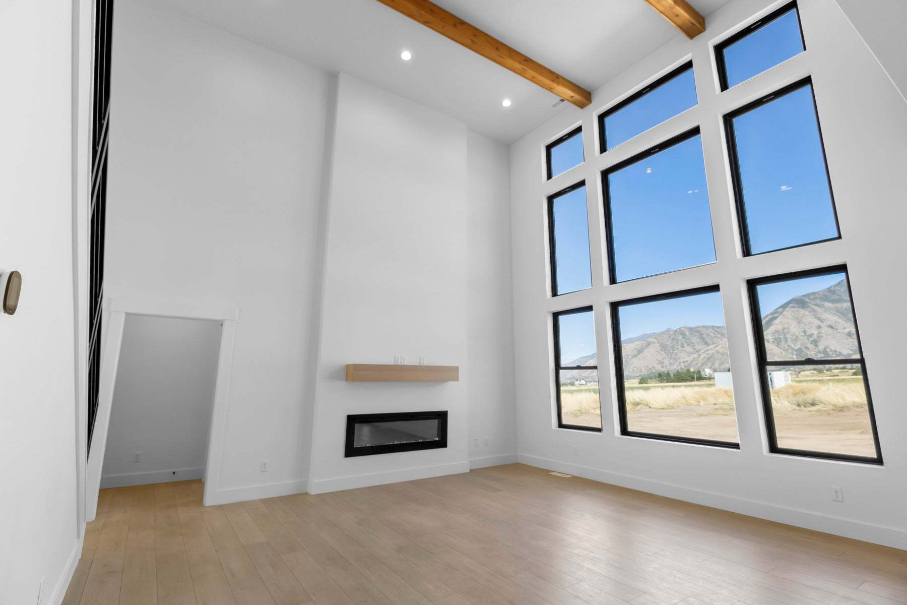 *Finished home photos are representational images only. Chat with sales agent for details.