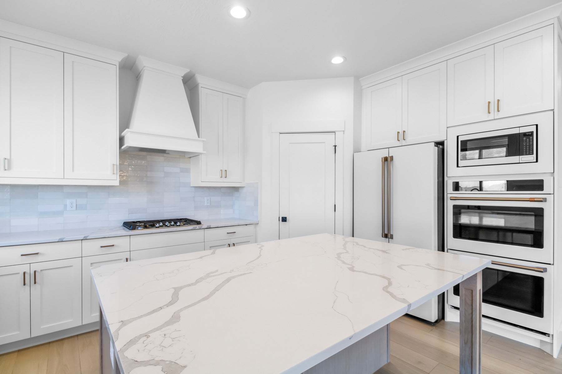 *Finished home photos are representational images only. Chat with sales agent for details.