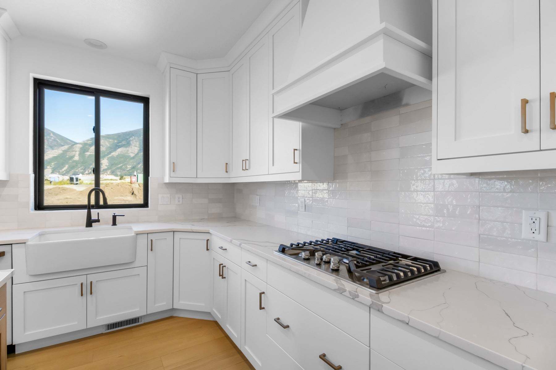 *Finished home photos are representational images only. Chat with sales agent for details.