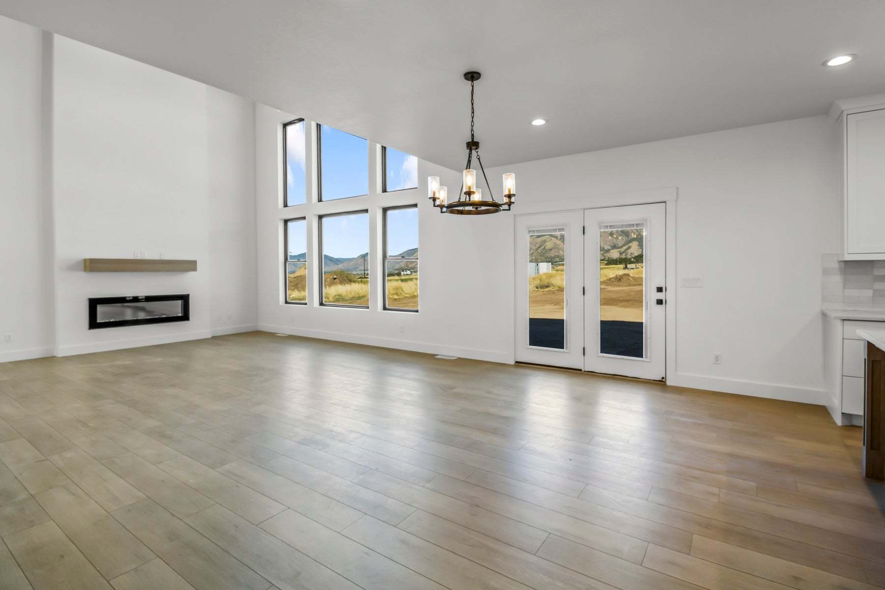 *Finished home photos are representational images only. Chat with sales agent for details.