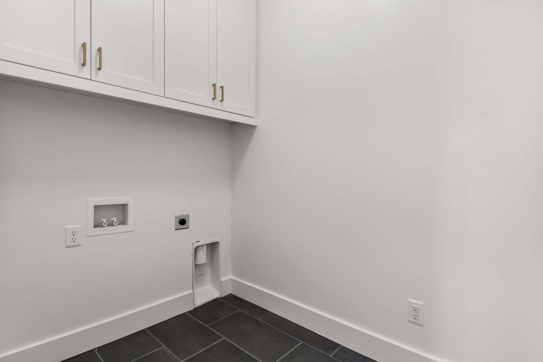 *Finished home photos are representational images only. Chat with sales agent for details.