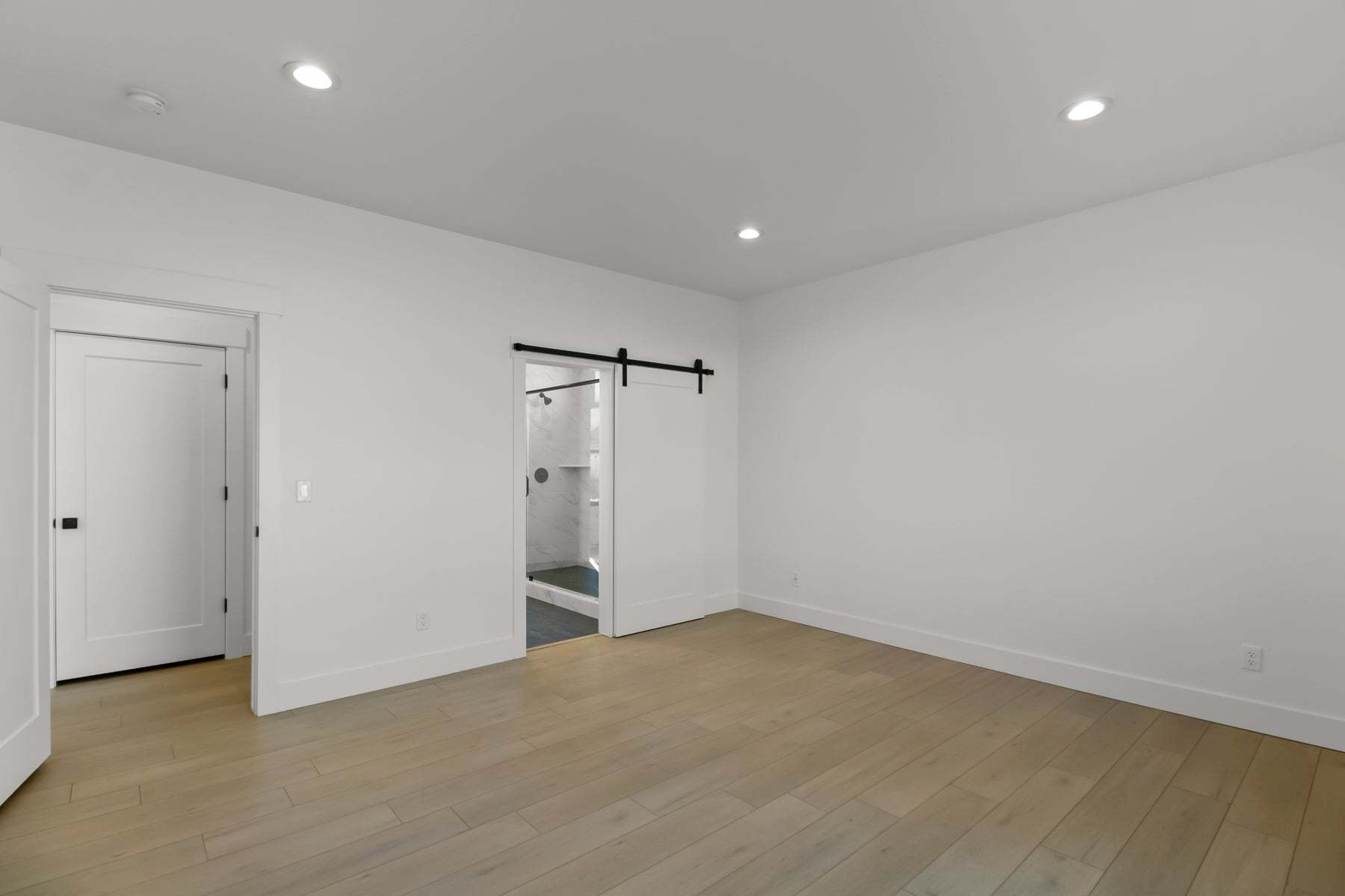 *Finished home photos are representational images only. Chat with sales agent for details.