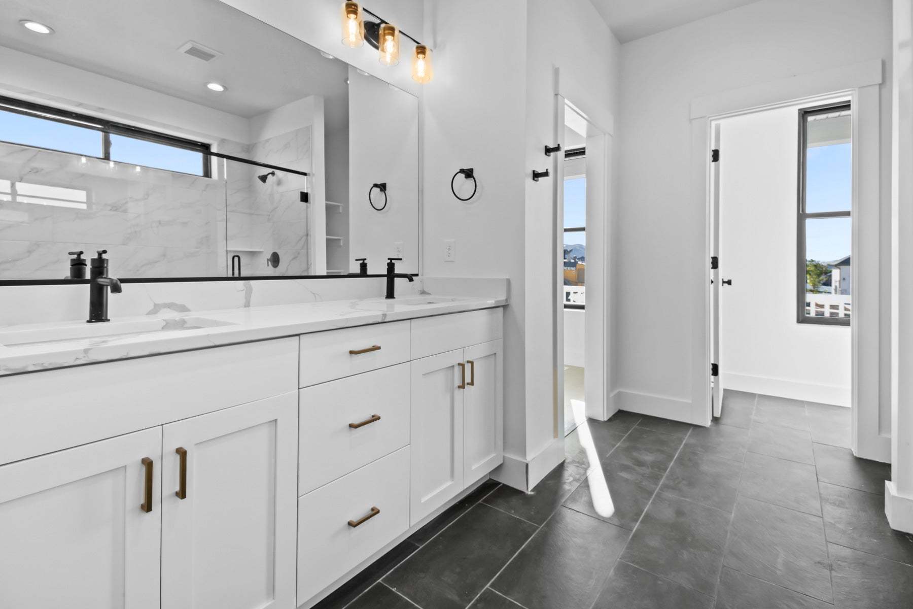 *Finished home photos are representational images only. Chat with sales agent for details.
