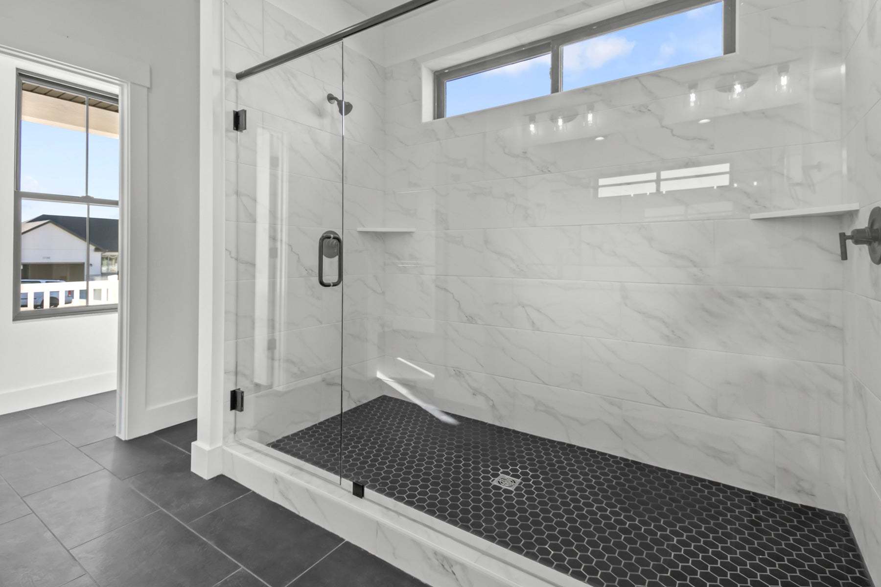 *Finished home photos are representational images only. Chat with sales agent for details.