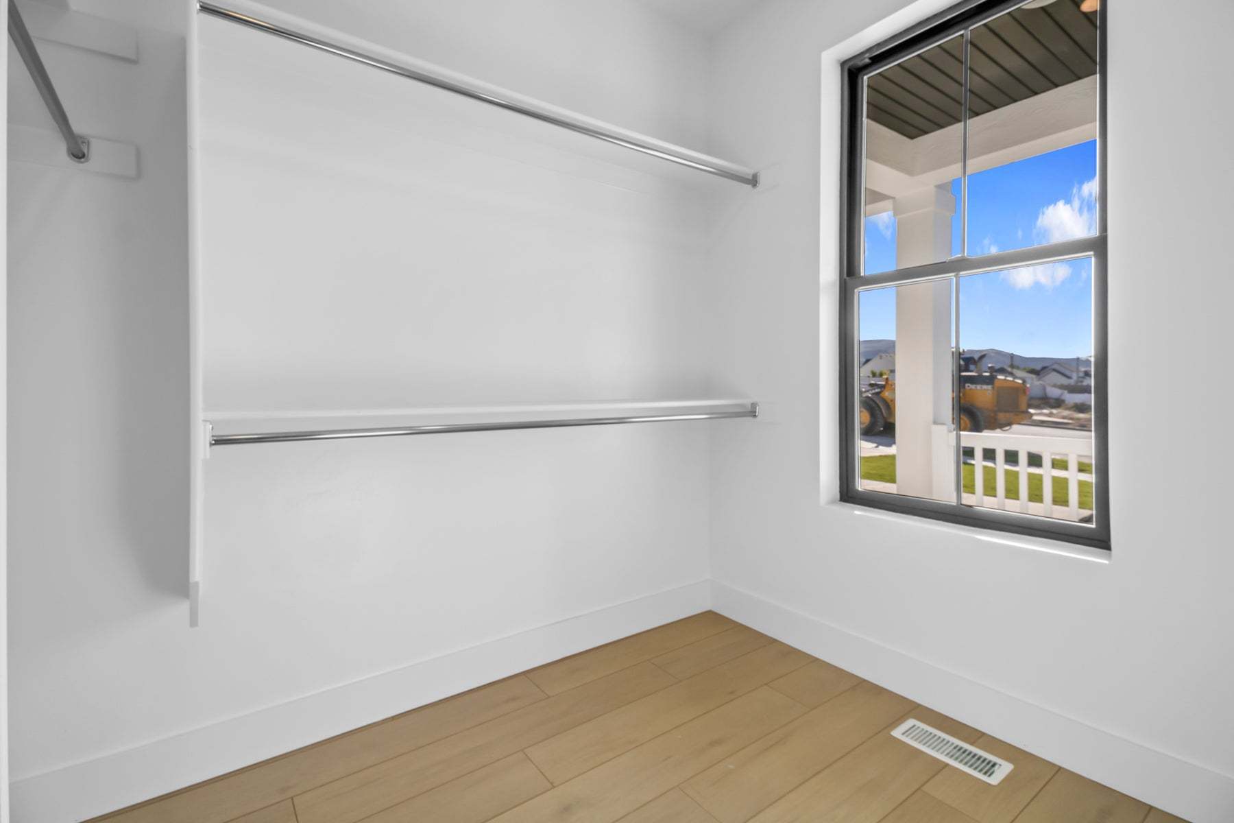 *Finished home photos are representational images only. Chat with sales agent for details.