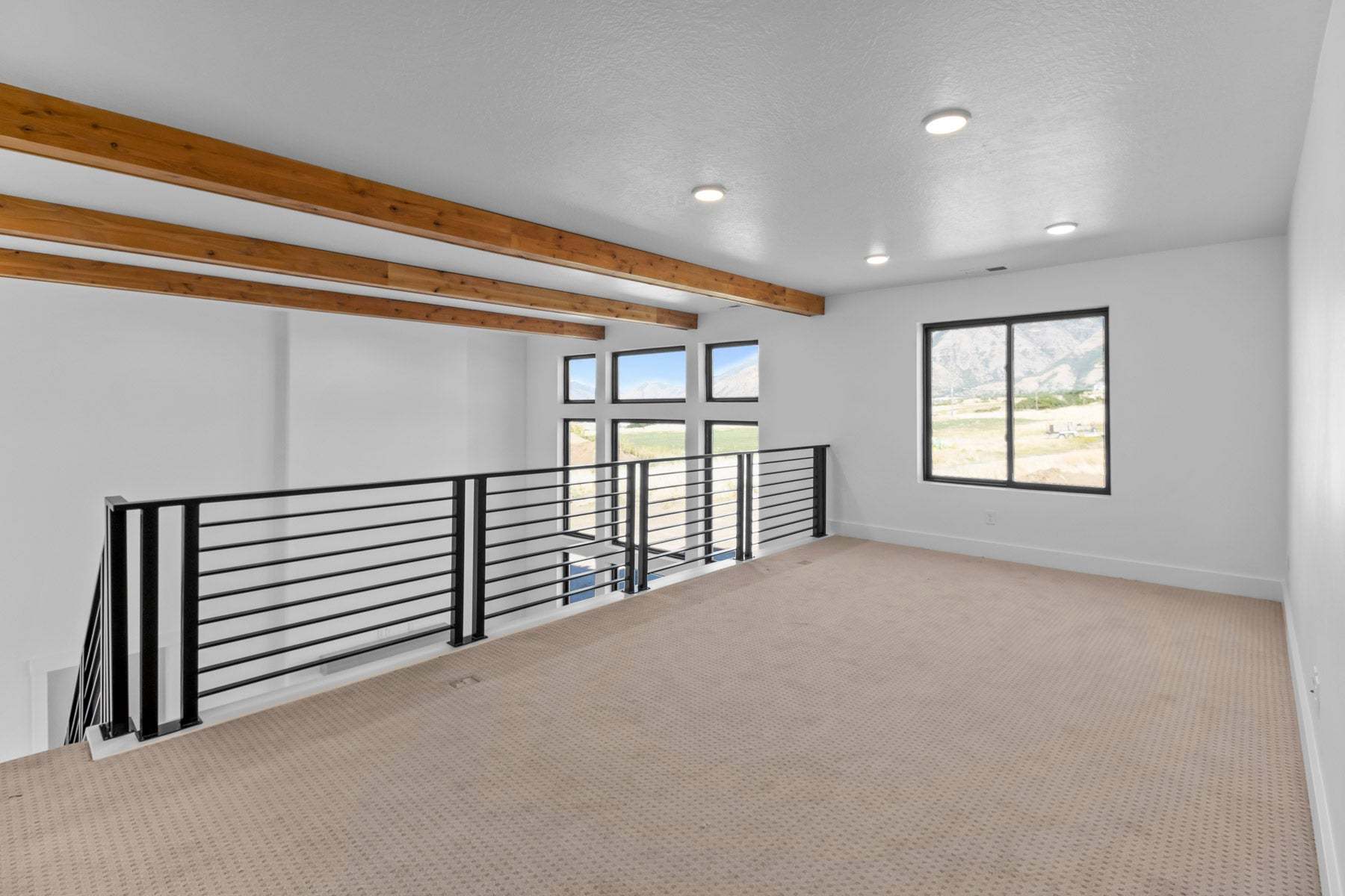 *Finished home photos are representational images only. Chat with sales agent for details.