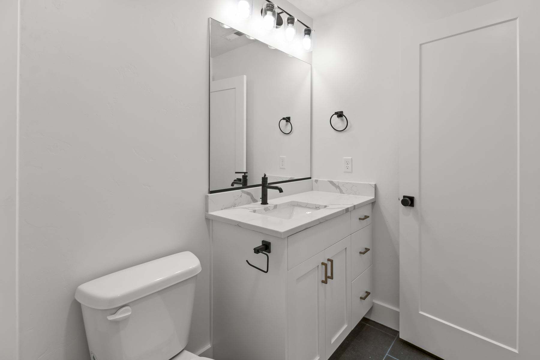 *Finished home photos are representational images only. Chat with sales agent for details.