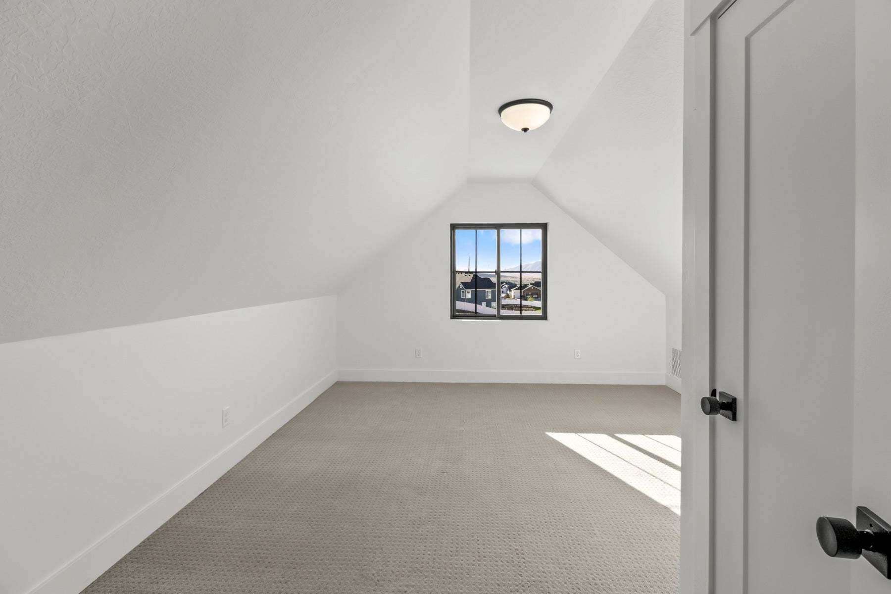 *Finished home photos are representational images only. Chat with sales agent for details.