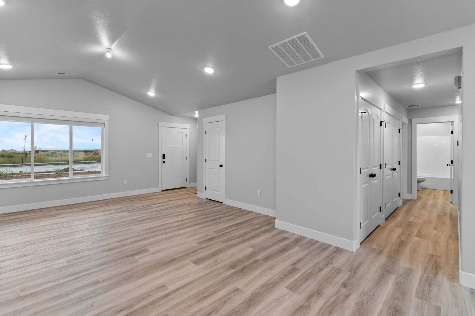 *Finished home photos are representational images only. See sales agent for details.