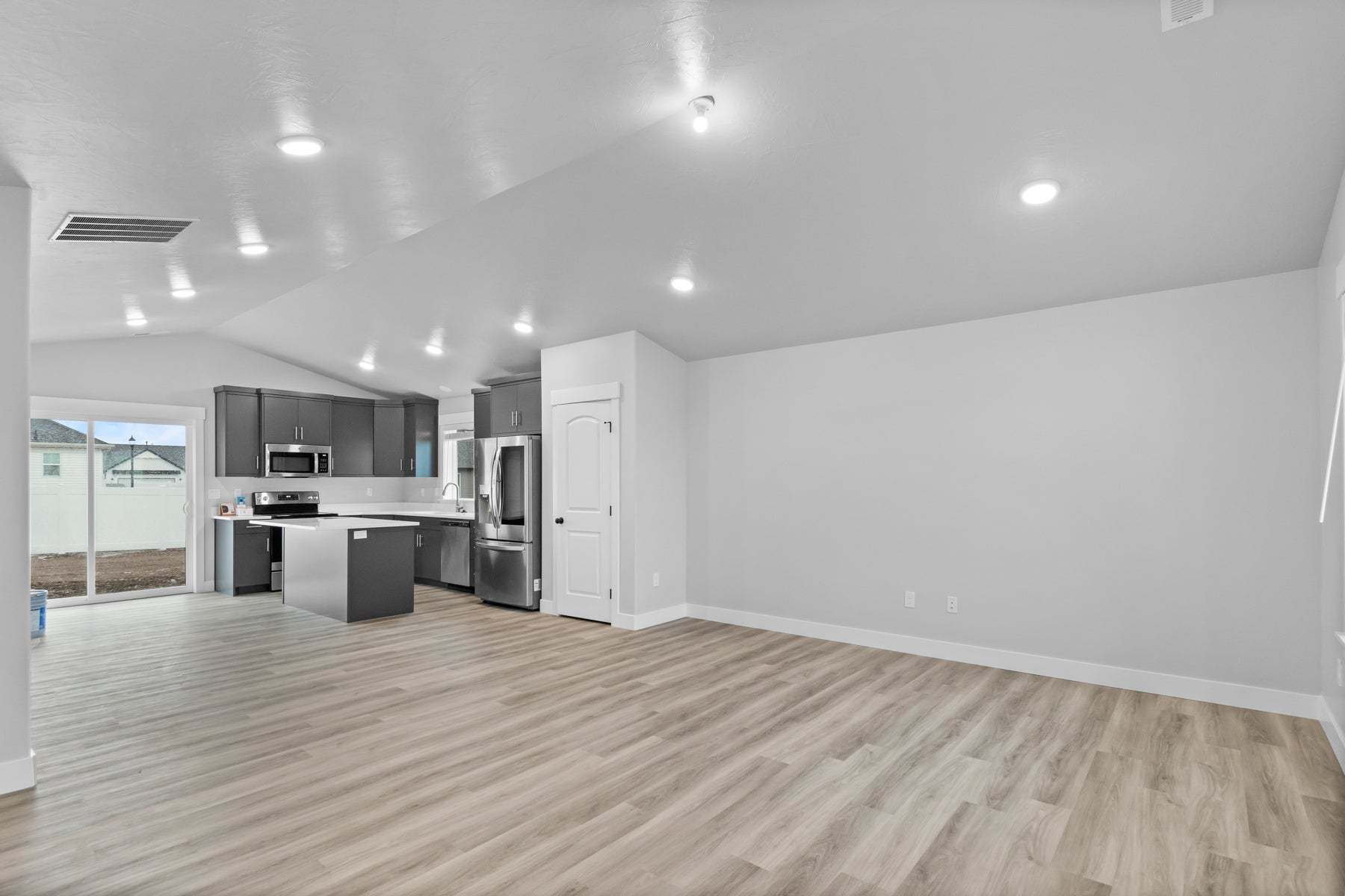 *Finished home photos are representational images only. See sales agent for details.