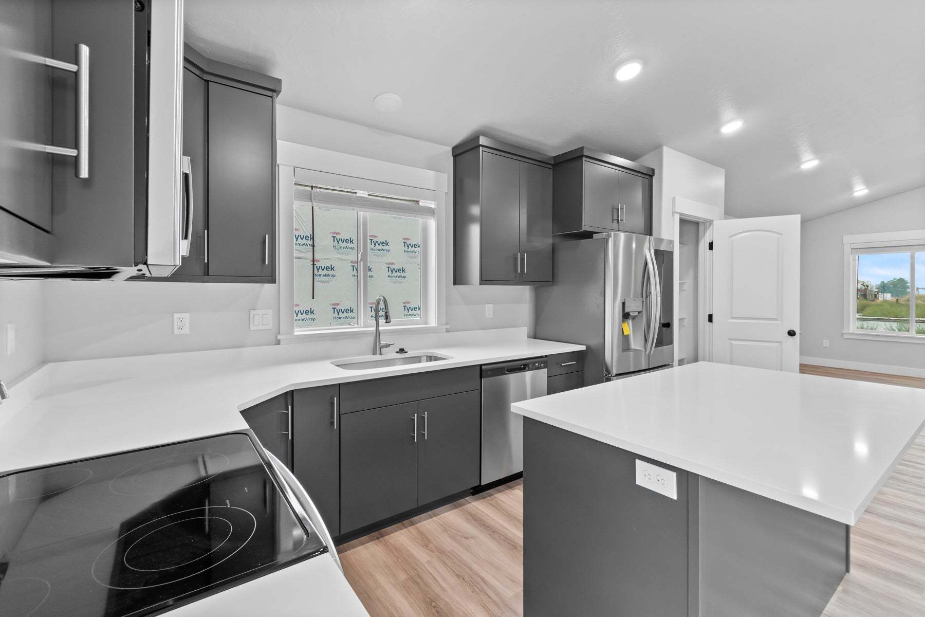 *Finished home photos are representational images only. See sales agent for details.