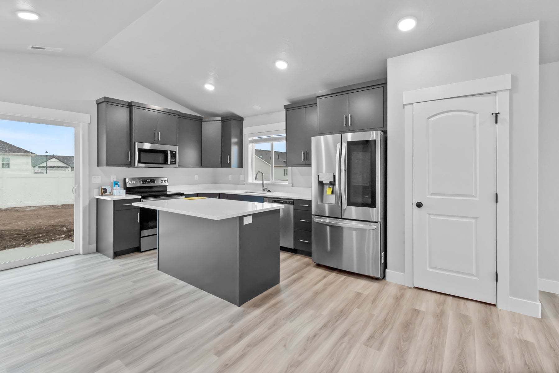 *Finished home photos are representational images only. See sales agent for details.