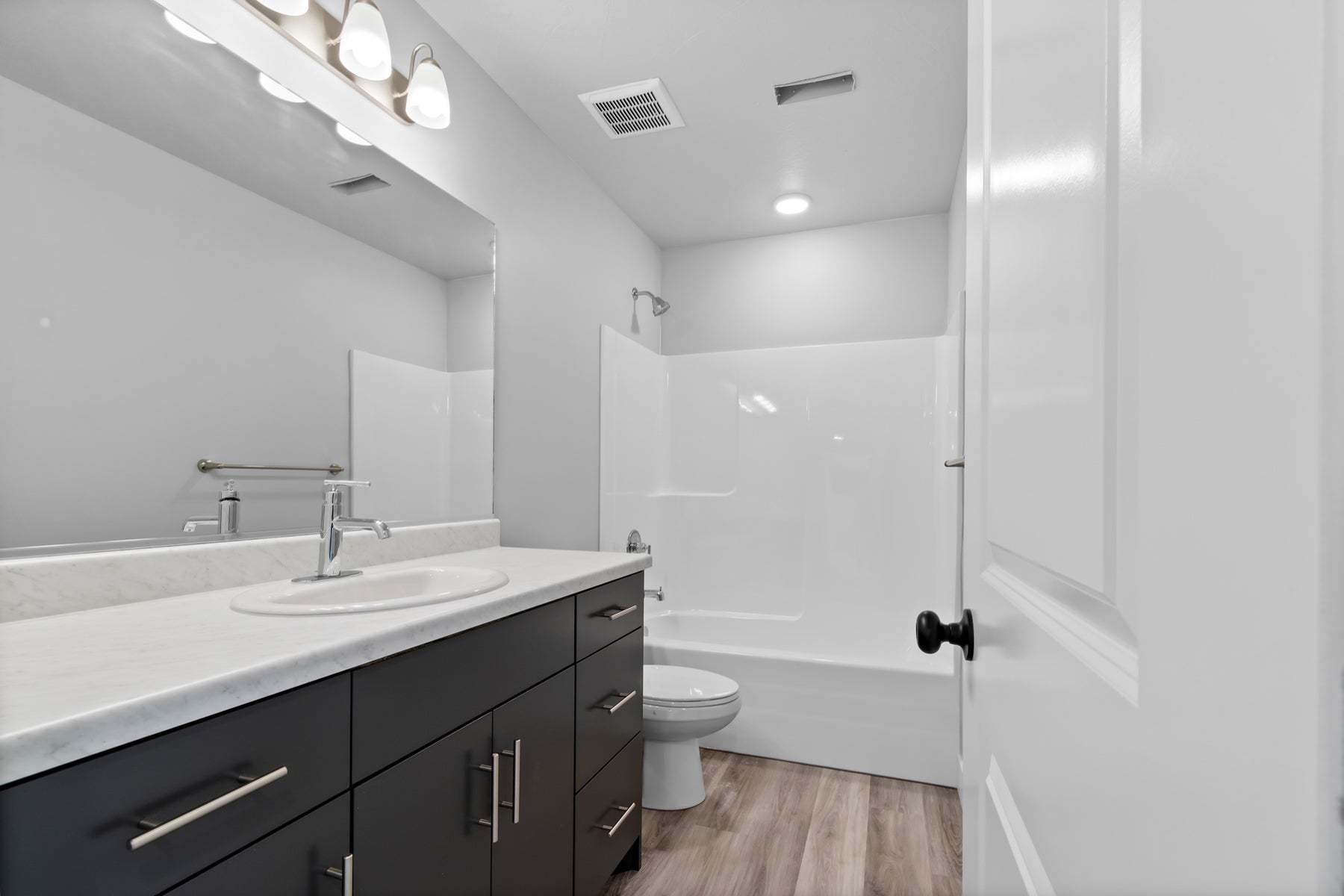 *Finished home photos are representational images only. See sales agent for details.