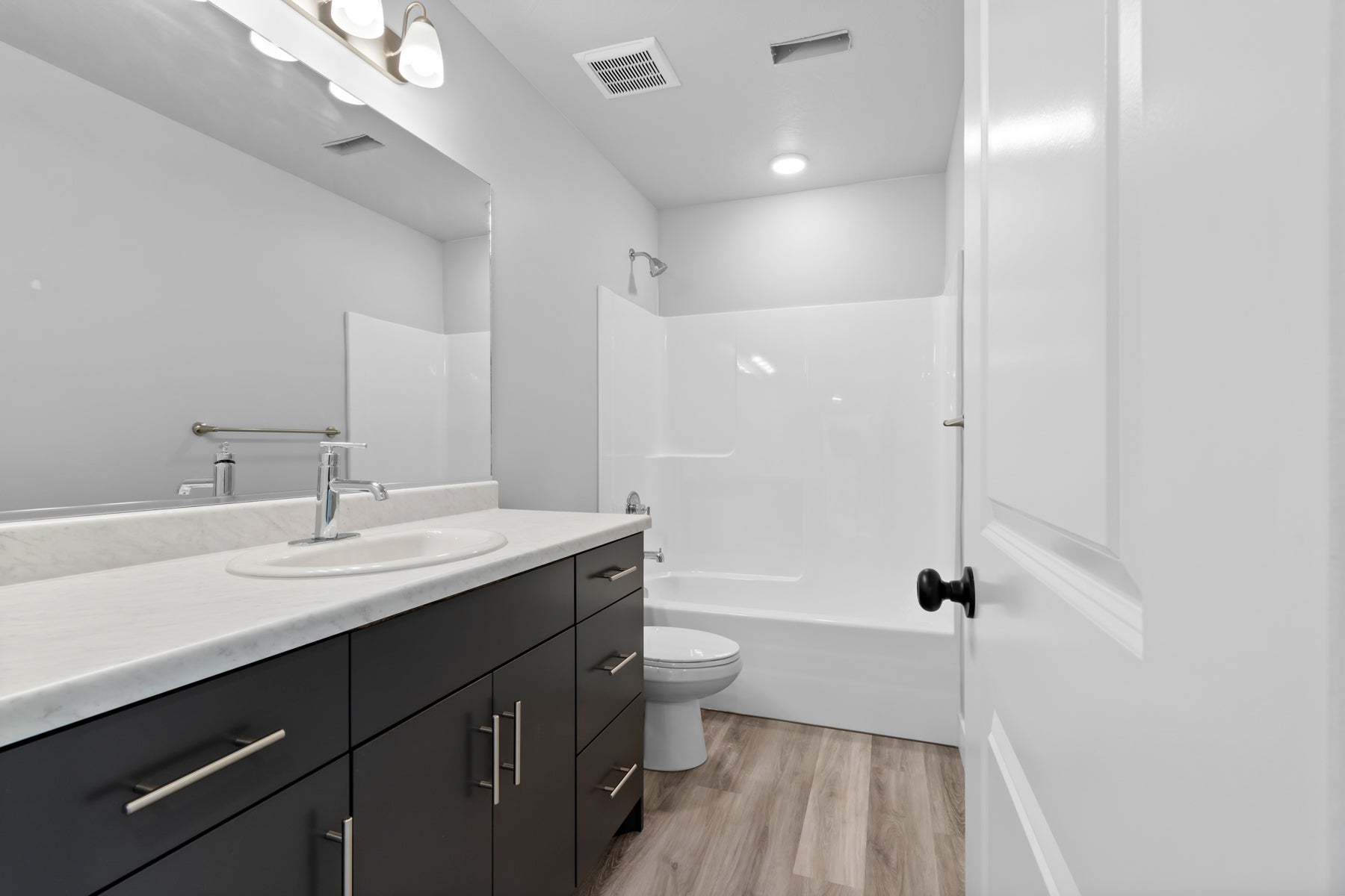 *Finished home photos are representational images only. See sales agent for details.