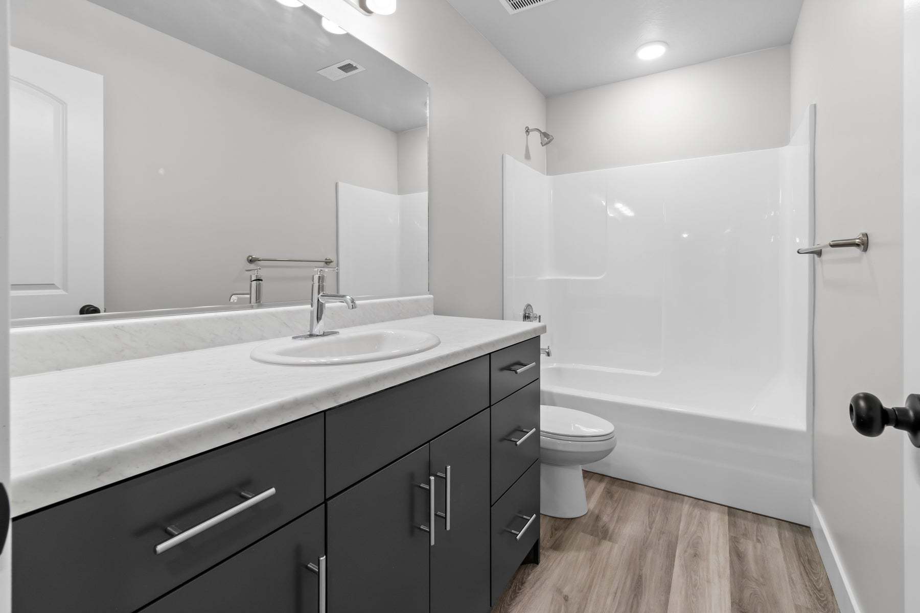 *Finished home photos are representational images only. See sales agent for details.