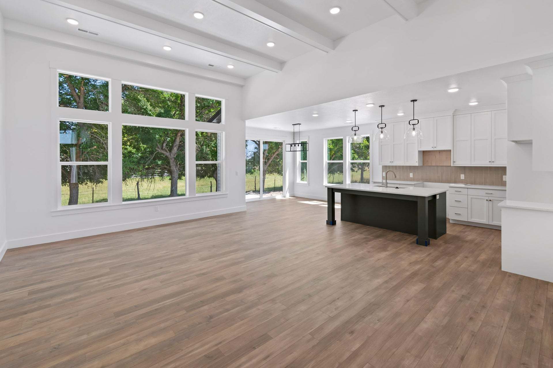 *Finished home photos are representational images only. See sales agent for details.