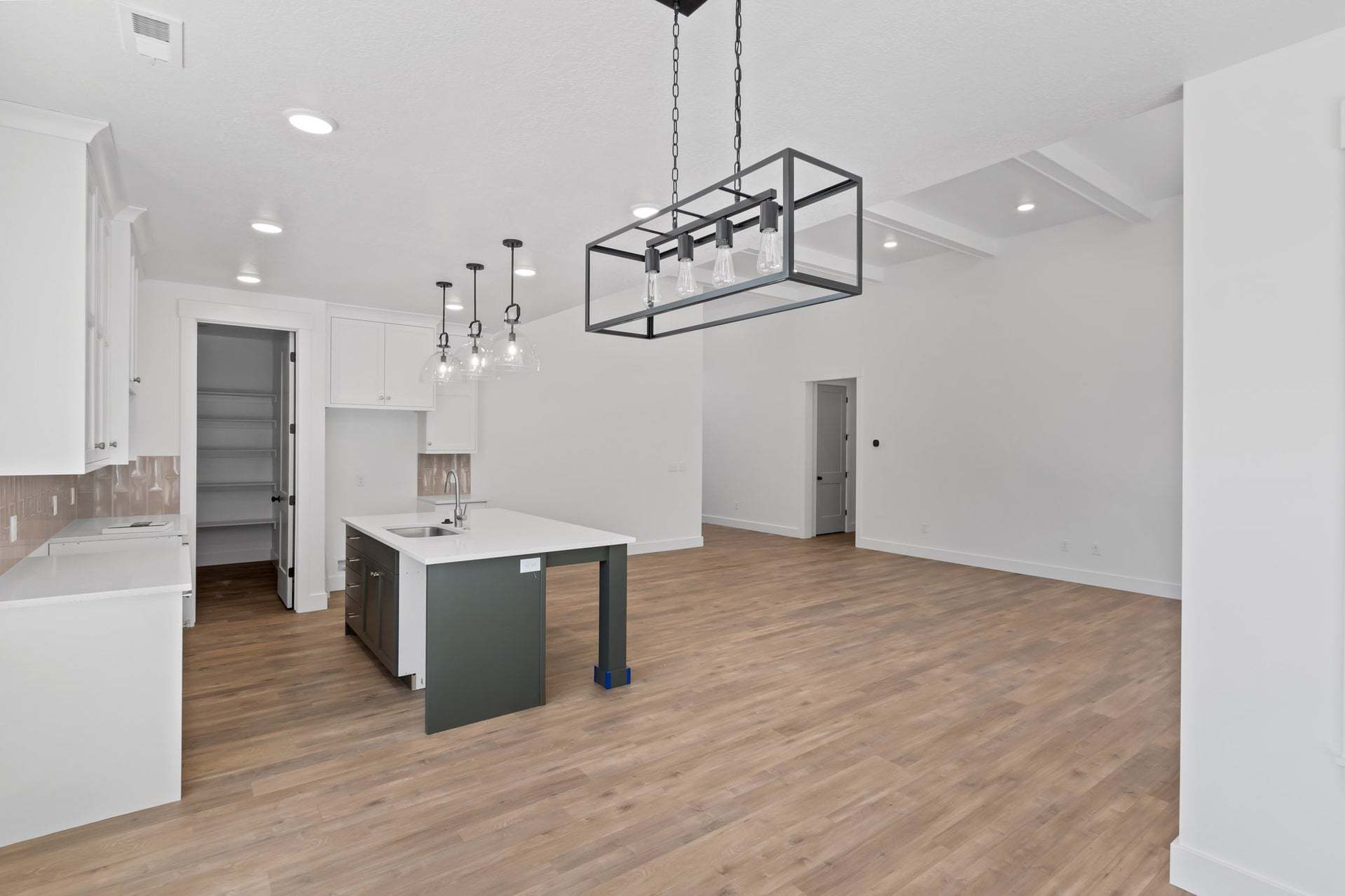 *Finished home photos are representational images only. See sales agent for details.