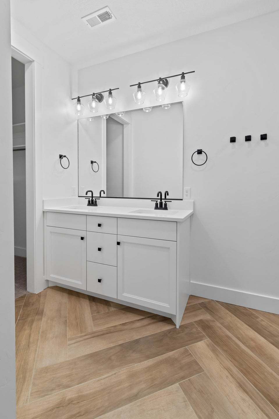 *Finished home photos are representational images only. See sales agent for details.