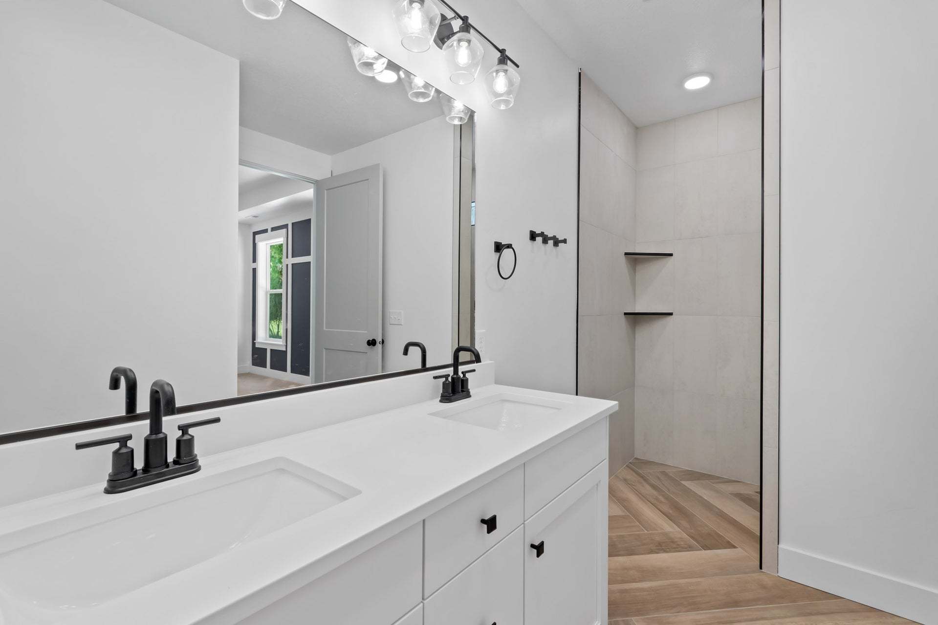*Finished home photos are representational images only. See sales agent for details.