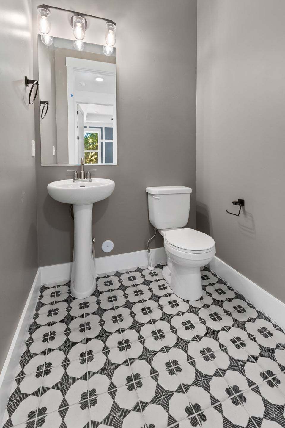 *Finished home photos are representational images only. See sales agent for details.