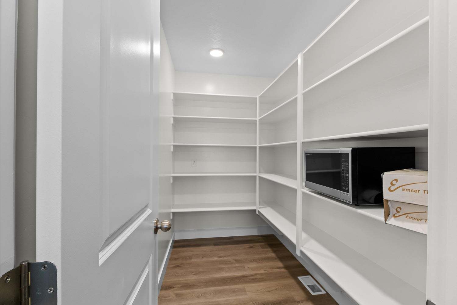*Finished home photos are representational images only. See sales agent for details.