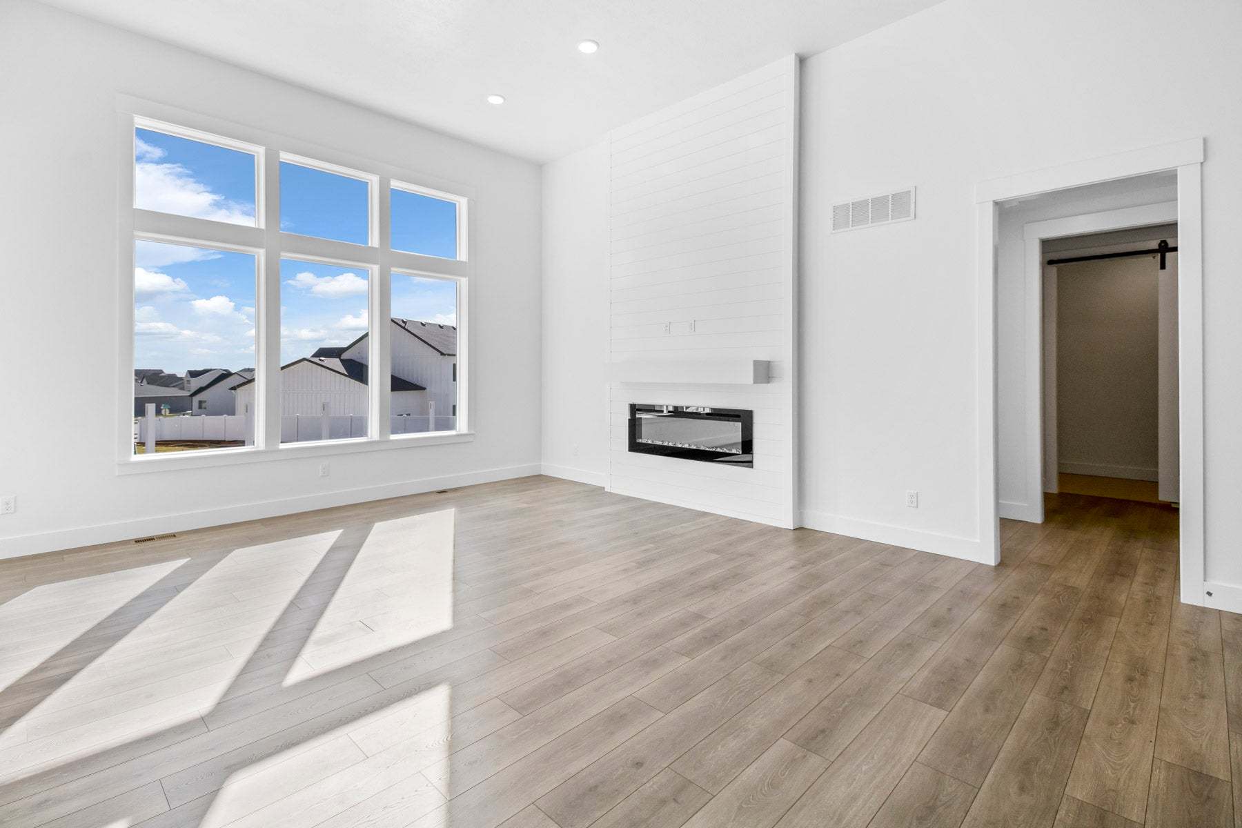 *Finished home photos are representational images only. See sales agent for details.