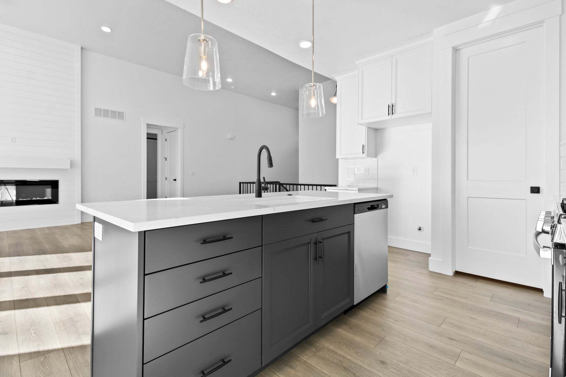 *Finished home photos are representational images only. See sales agent for details.