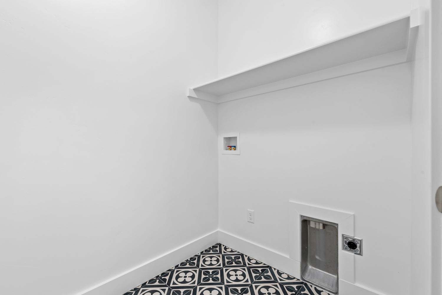 *Finished home photos are representational images only. See sales agent for details.