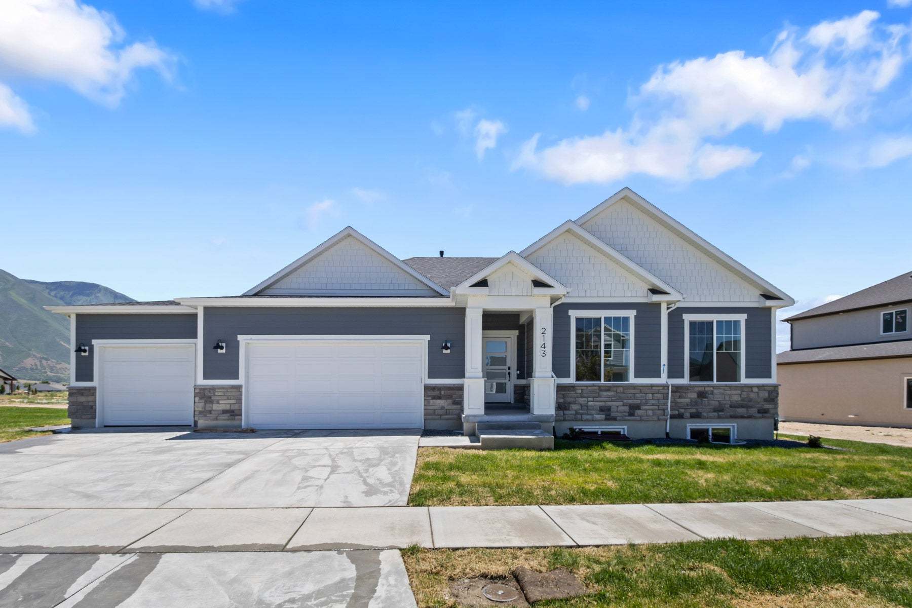*Finished home photos are representational images only. See sales agent for details.