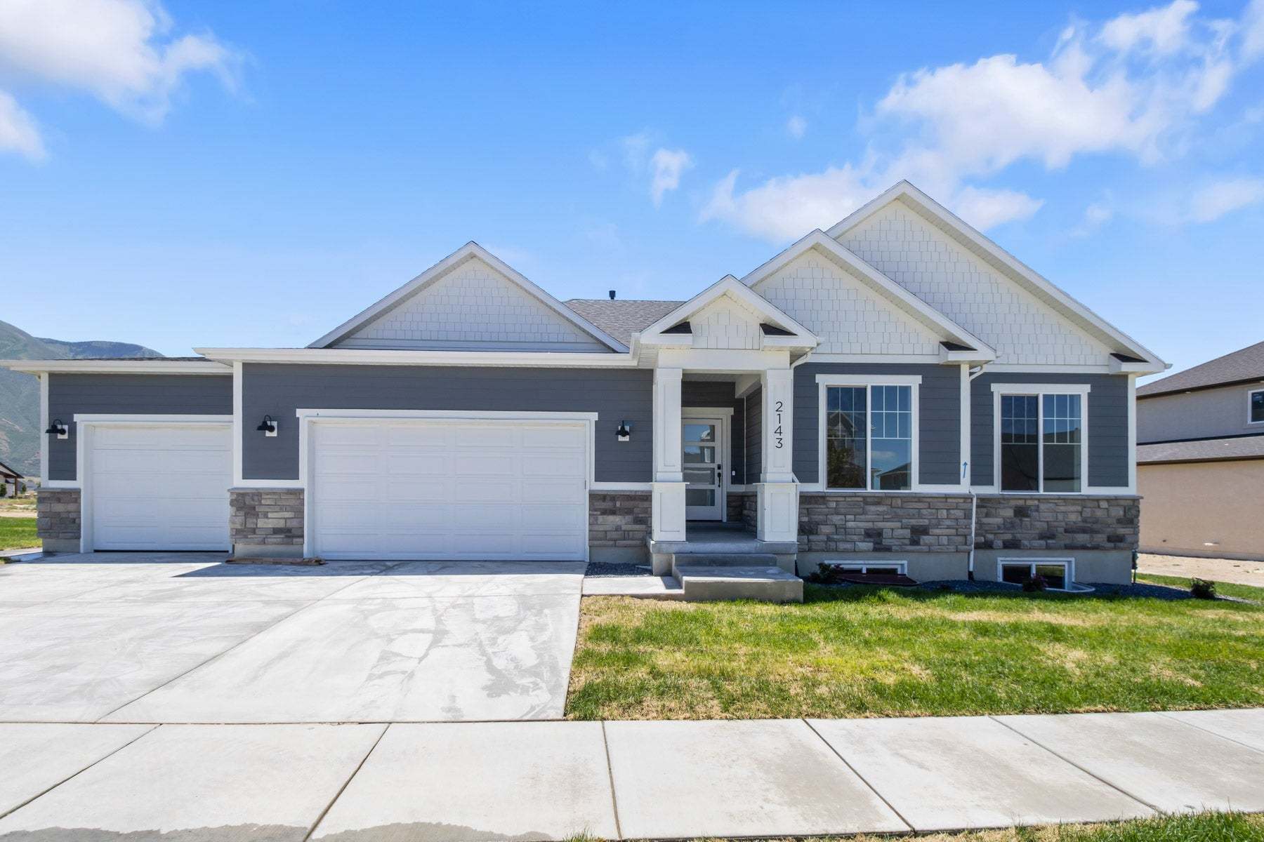 *Finished home photos are representational images only. See sales agent for details.