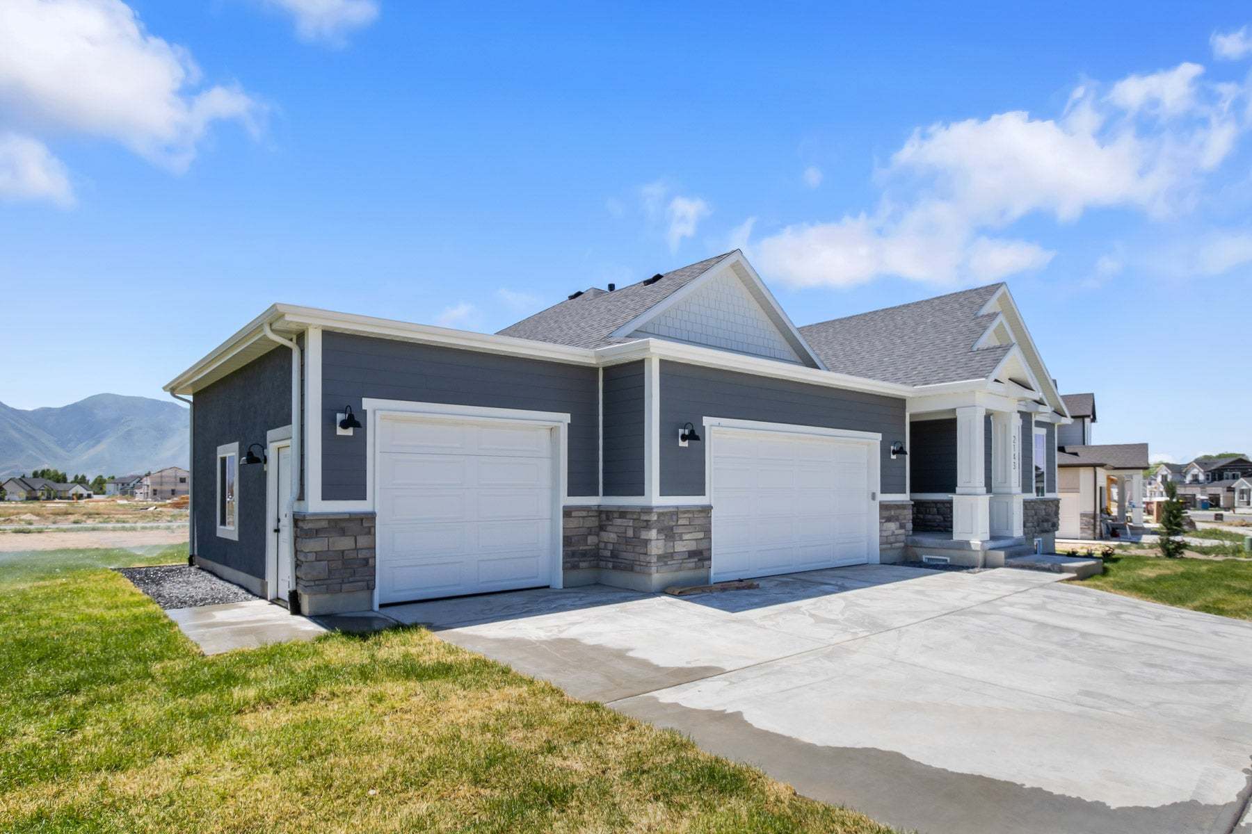 *Finished home photos are representational images only. See sales agent for details.