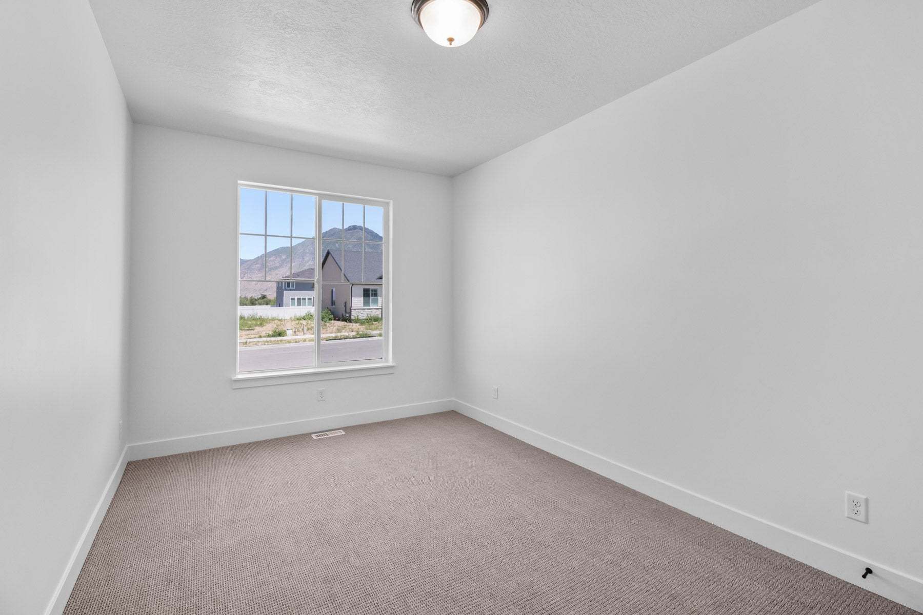 *Finished home photos are representational images only. See sales agent for details.