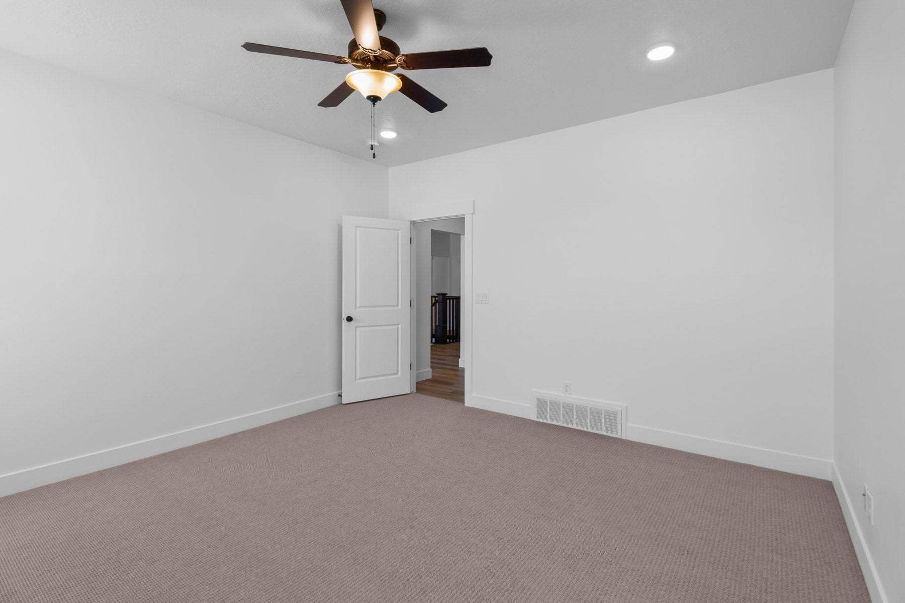*Finished home photos are representational images only. See sales agent for details.
