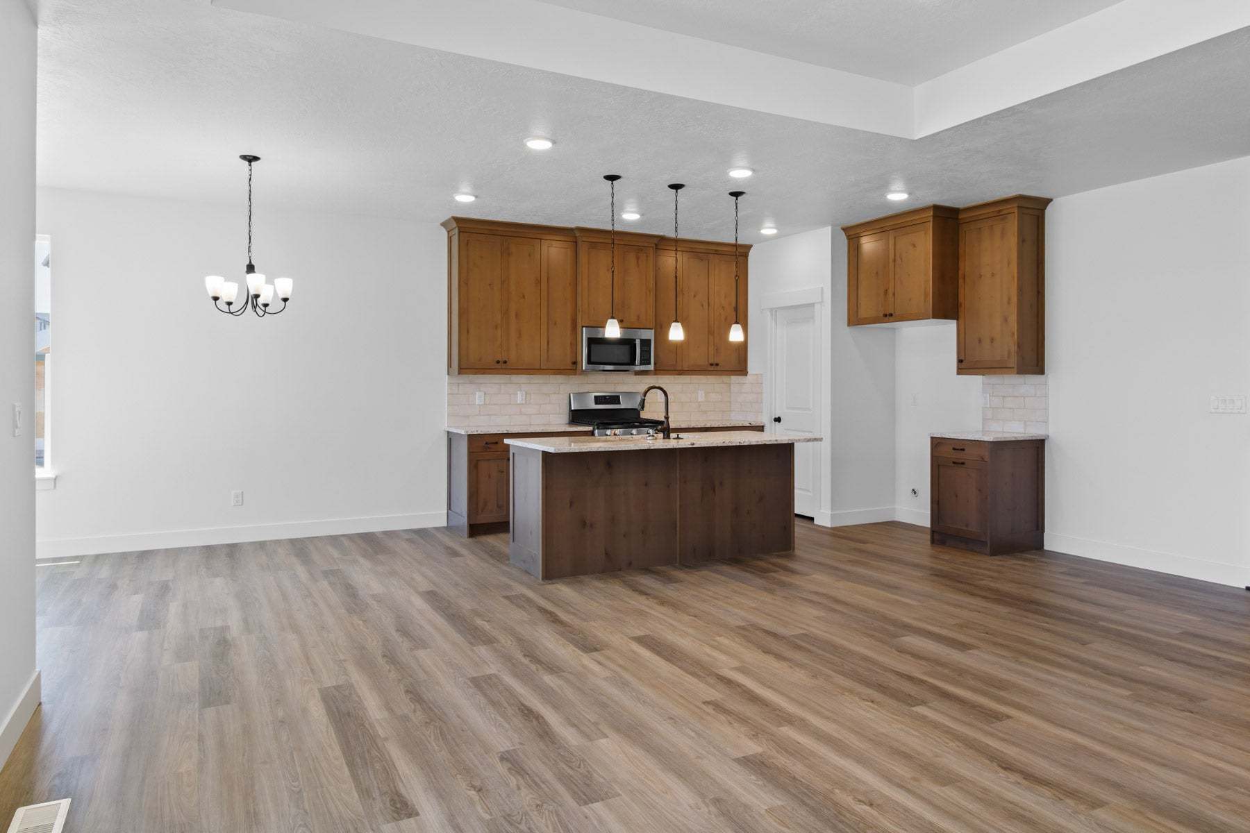 *Finished home photos are representational images only. See sales agent for details.