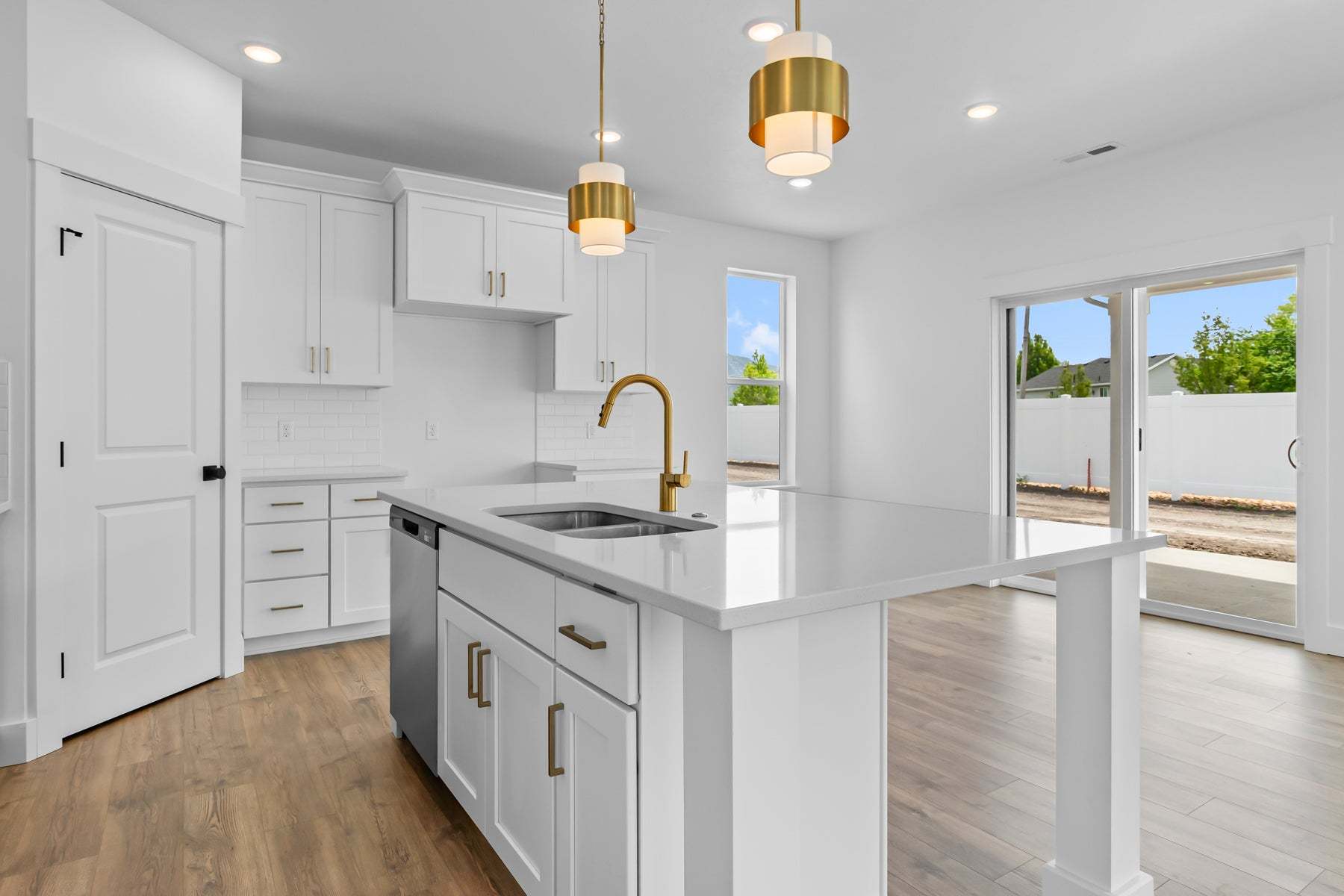 *Finished home photos are representational images only. See sales agent for details.