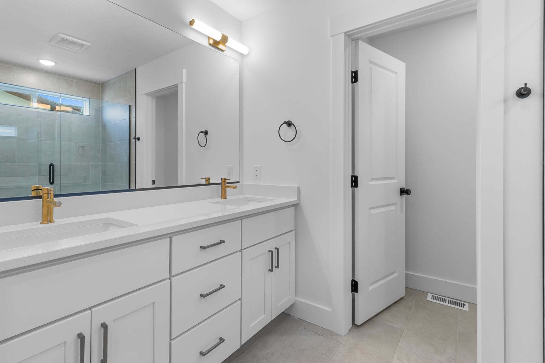 *Finished home photos are representational images only. See sales agent for details.
