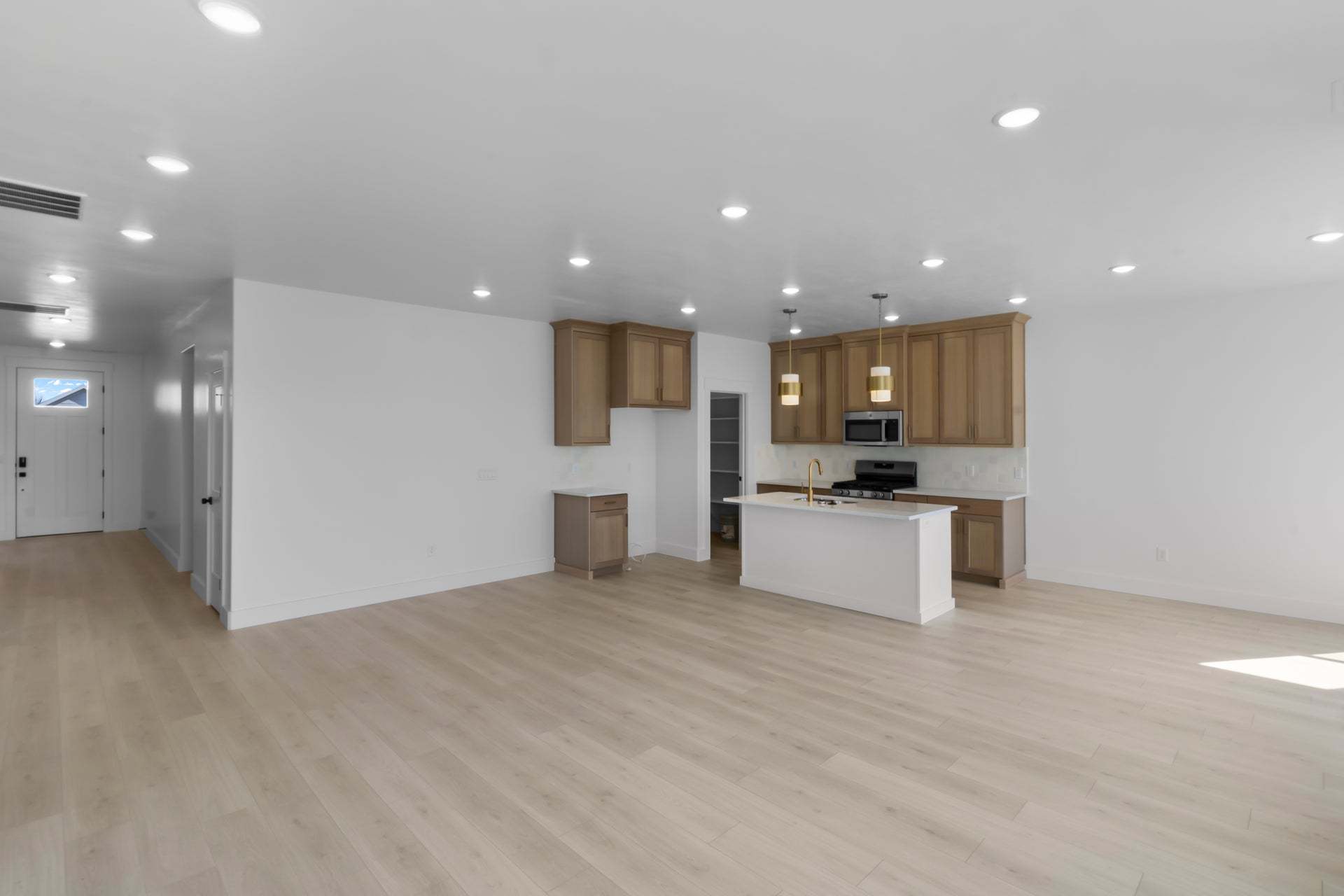 *Finished home photos are representational images only. See sales agent for details.