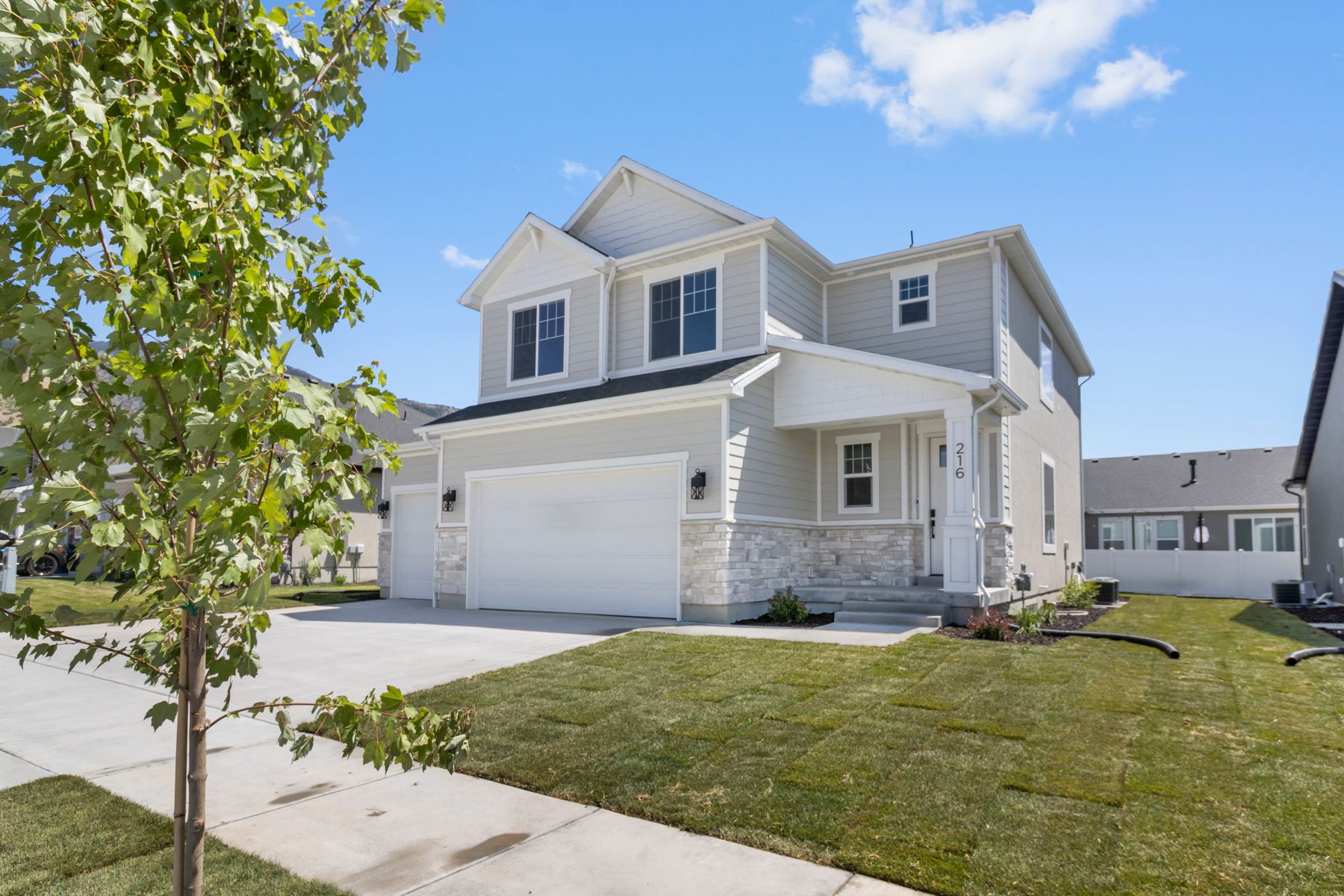*Finished home photos are representational images only. See sales agent for details.