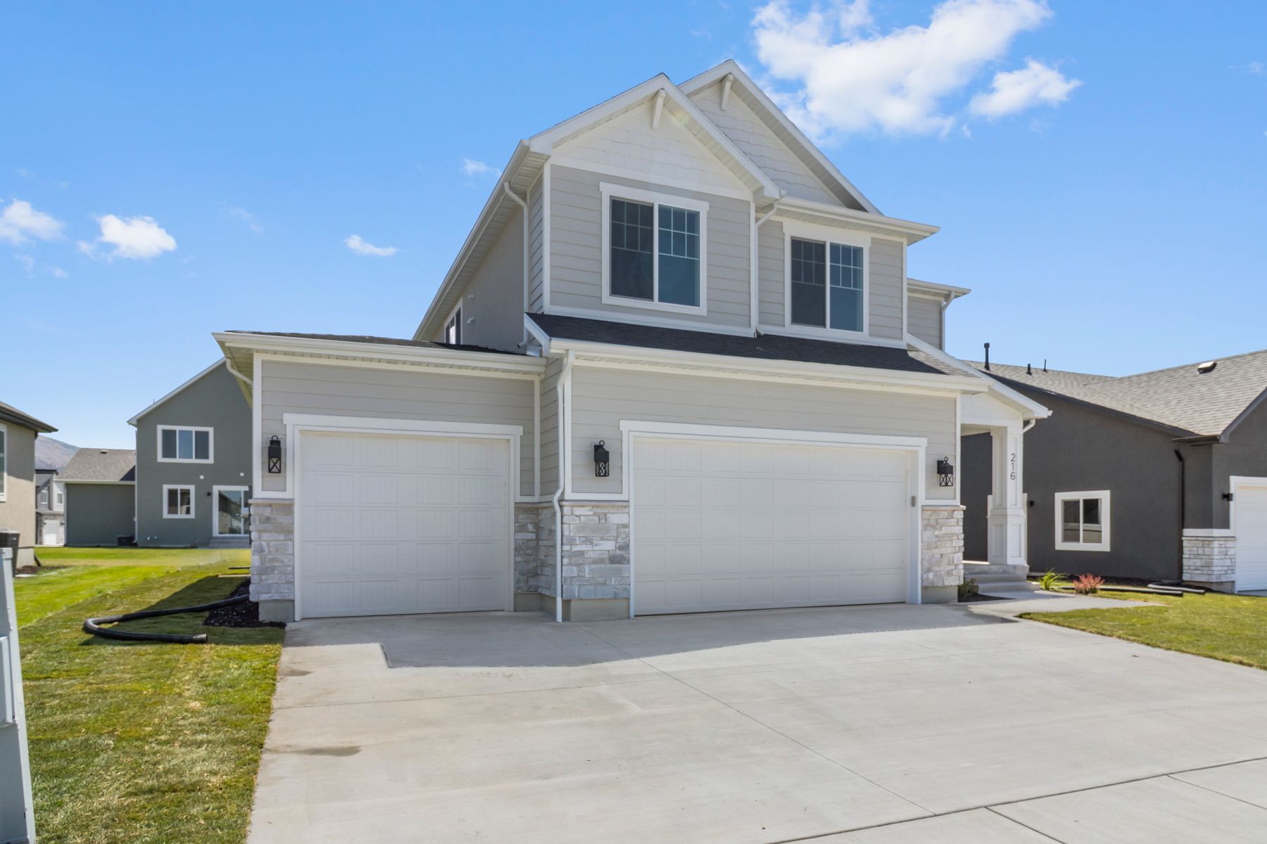 *Finished home photos are representational images only. See sales agent for details.