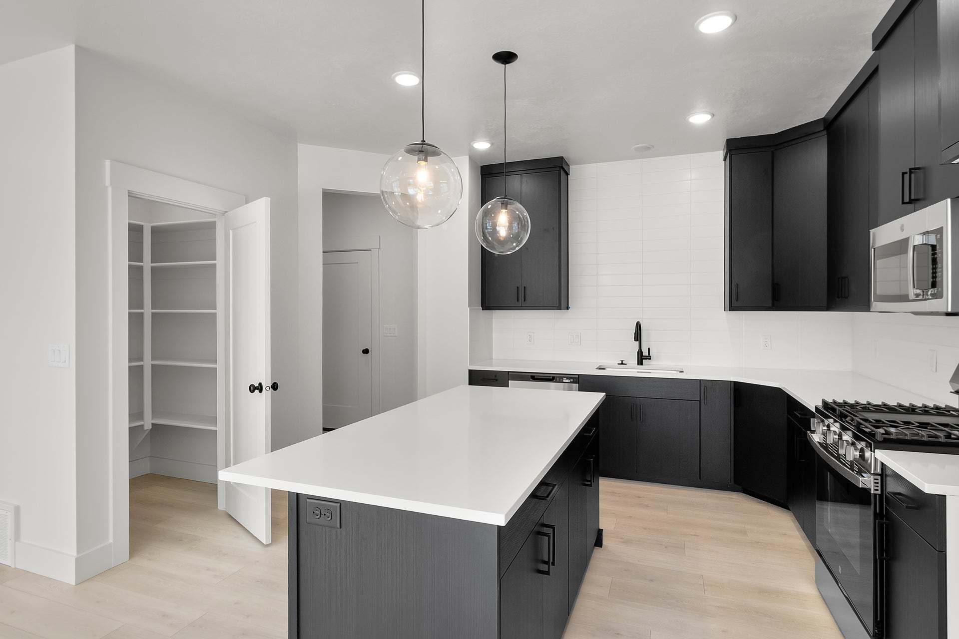 *Finished home photos are representational images only. See sales agent for details.