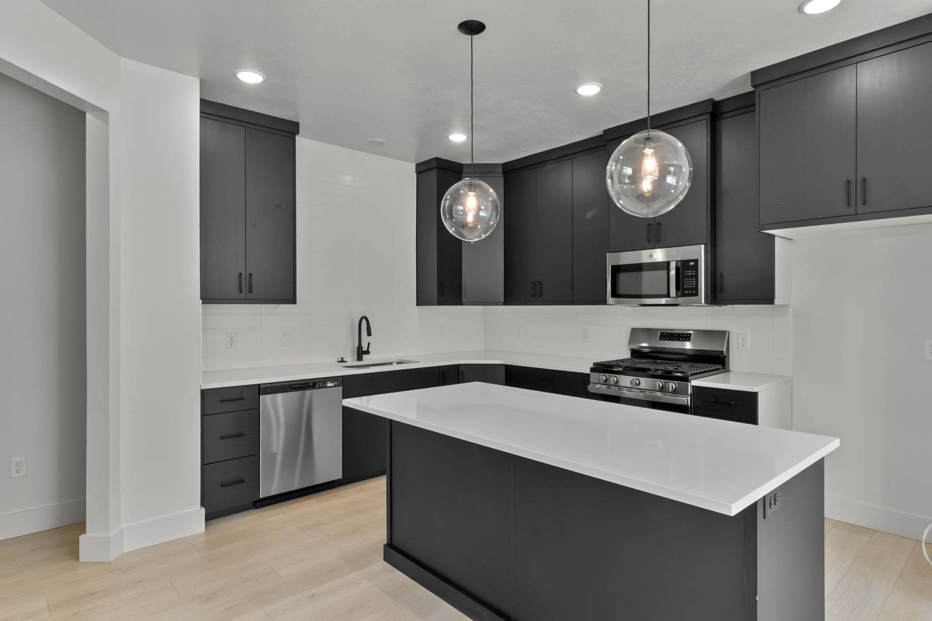 *Finished home photos are representational images only. See sales agent for details.
