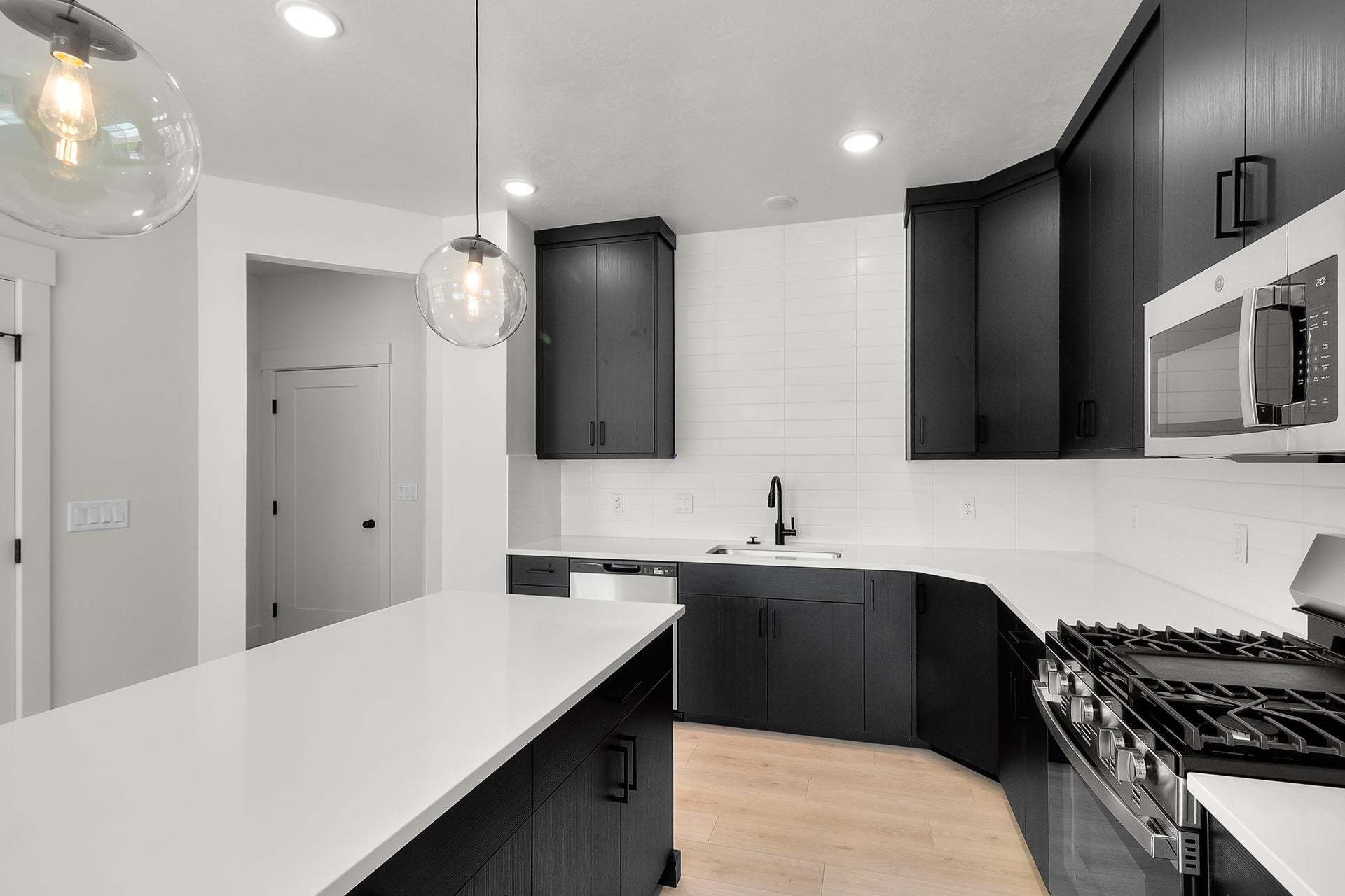 *Finished home photos are representational images only. See sales agent for details.