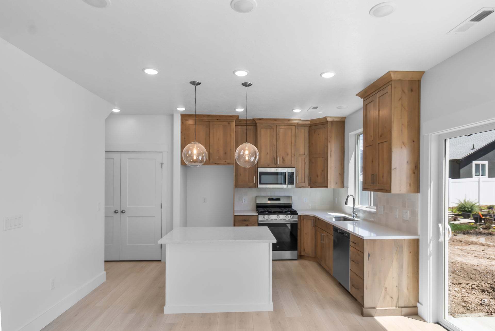 *Finished home photos are representational images only. See sales agent for details.