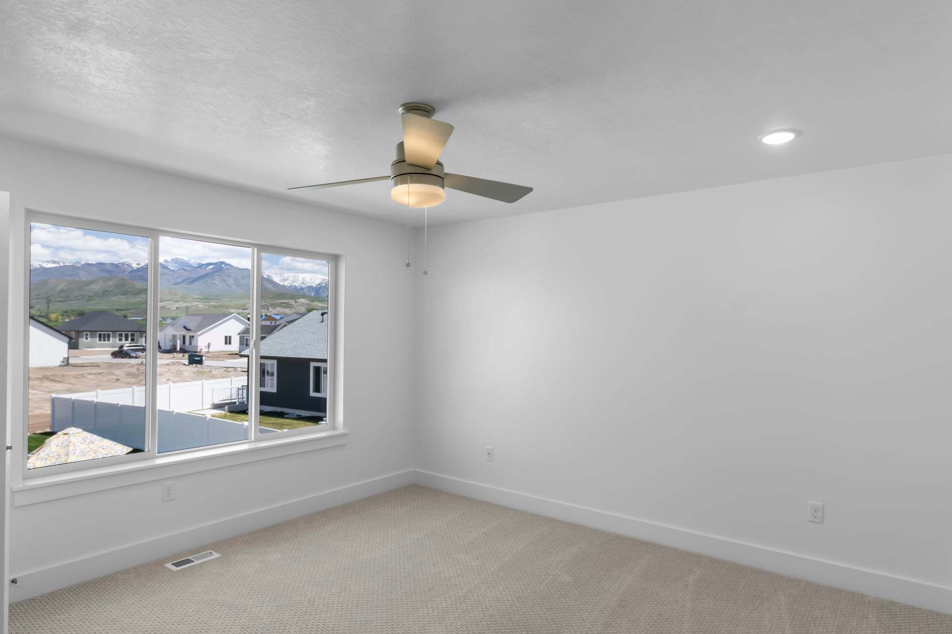 *Finished home photos are representational images only. See sales agent for details.
