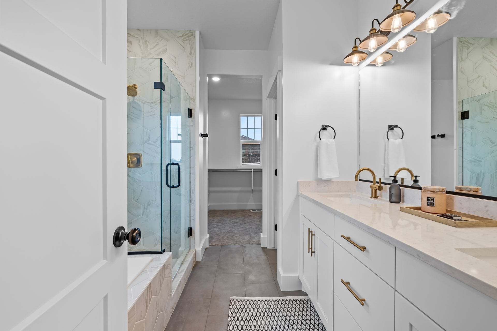 *Finished home photos are representational images only. See sales agent for details.