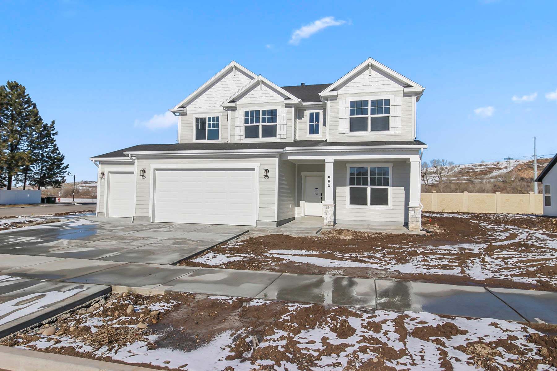 *Finished home photos are representational images only. See sales agent for details.