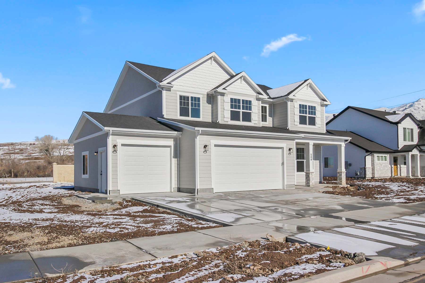 *Finished home photos are representational images only. See sales agent for details.
